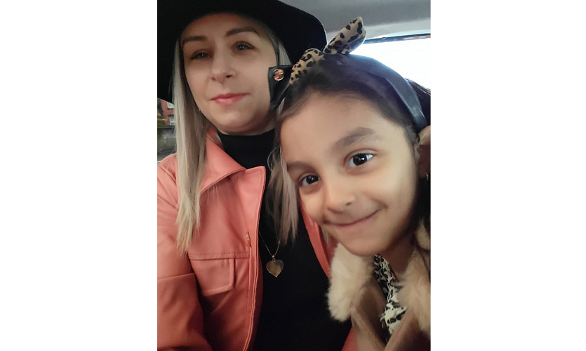 Alexandra Bahor and her daughter in a selfie