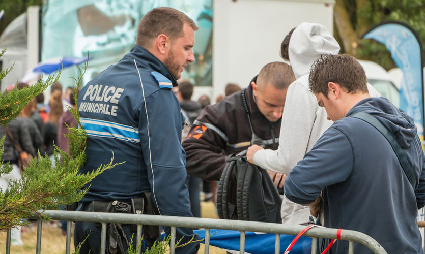 French police implement bag checks at Euro 2016